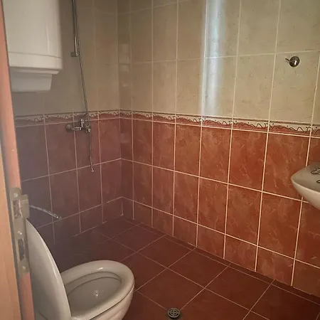 Spacious Family Fully Furnished 2 In Appartamento